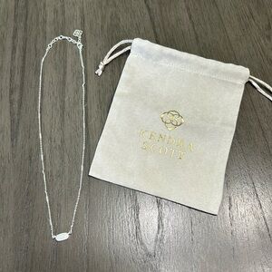 Kendra Scott LIKE NEW Silver Pendant Necklace
